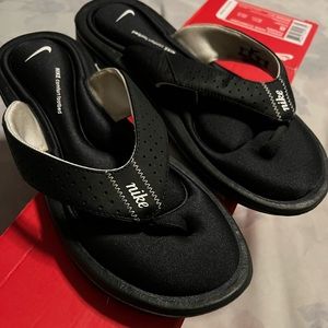 Nike comfort thong flip flops (women)